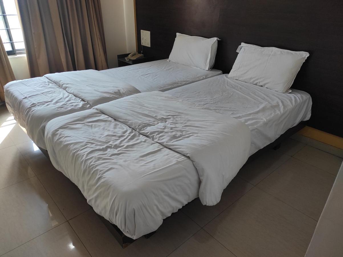 1bhk Ac Service 103 * Pune