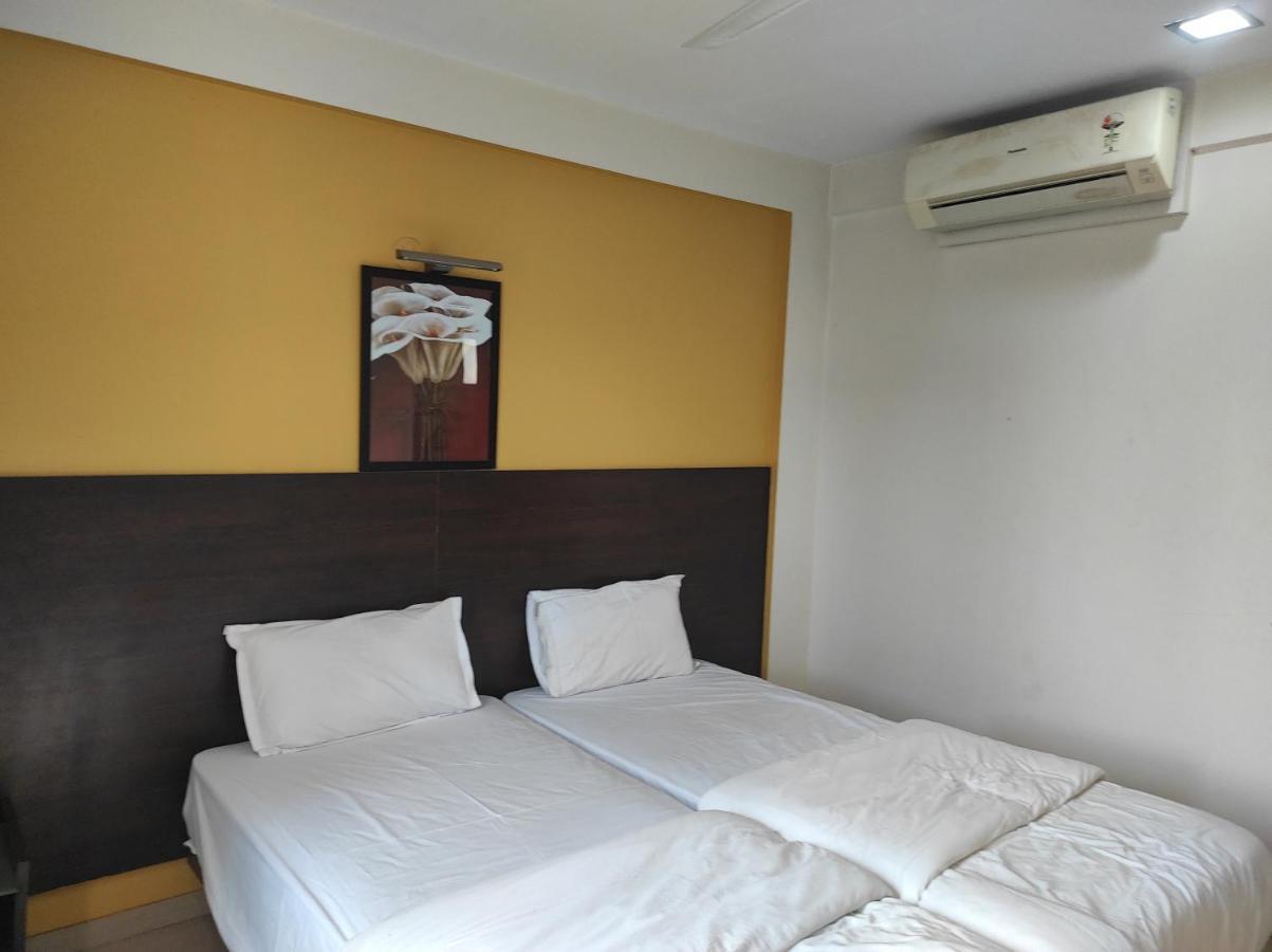 Apartment 1bhk Ac Service 103 Pune