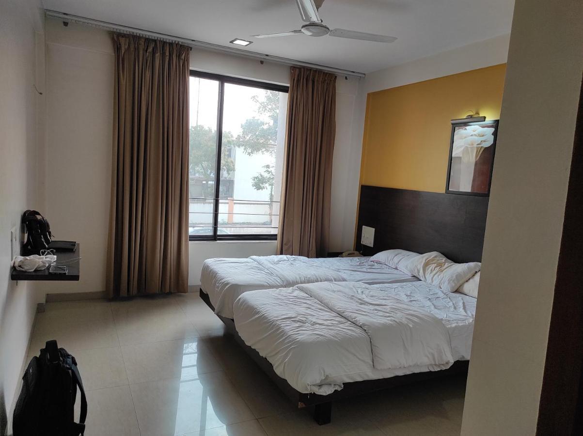 1bhk Ac Service 103 Apartment Pune