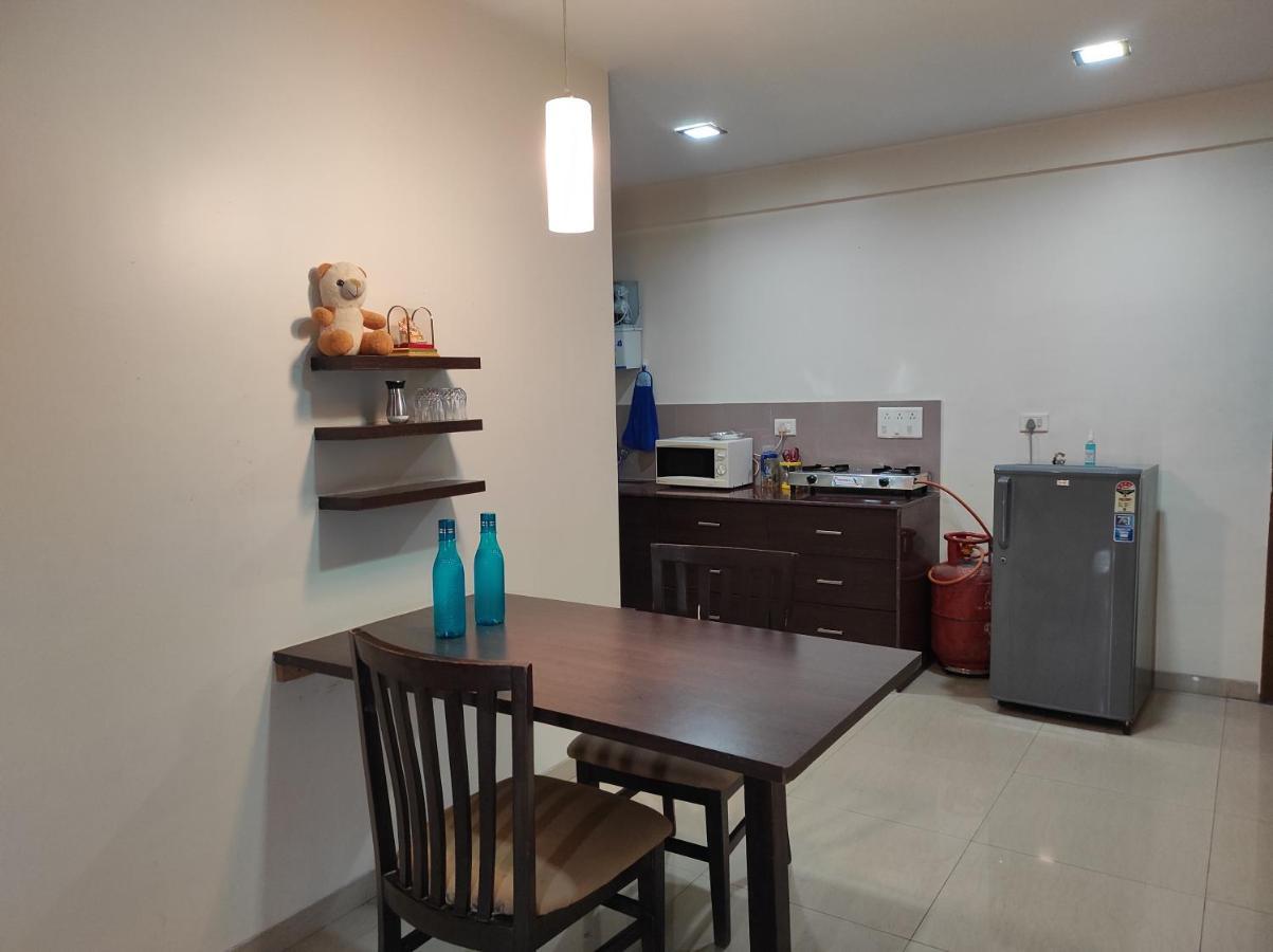 Apartment 1bhk Ac Service 103 Pune